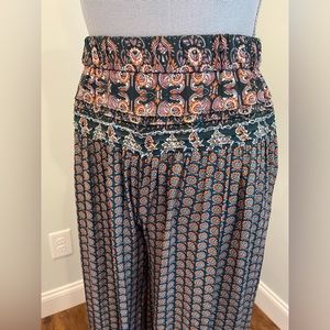 Anthropologie - Silky patterned wide leg pants - Size XS